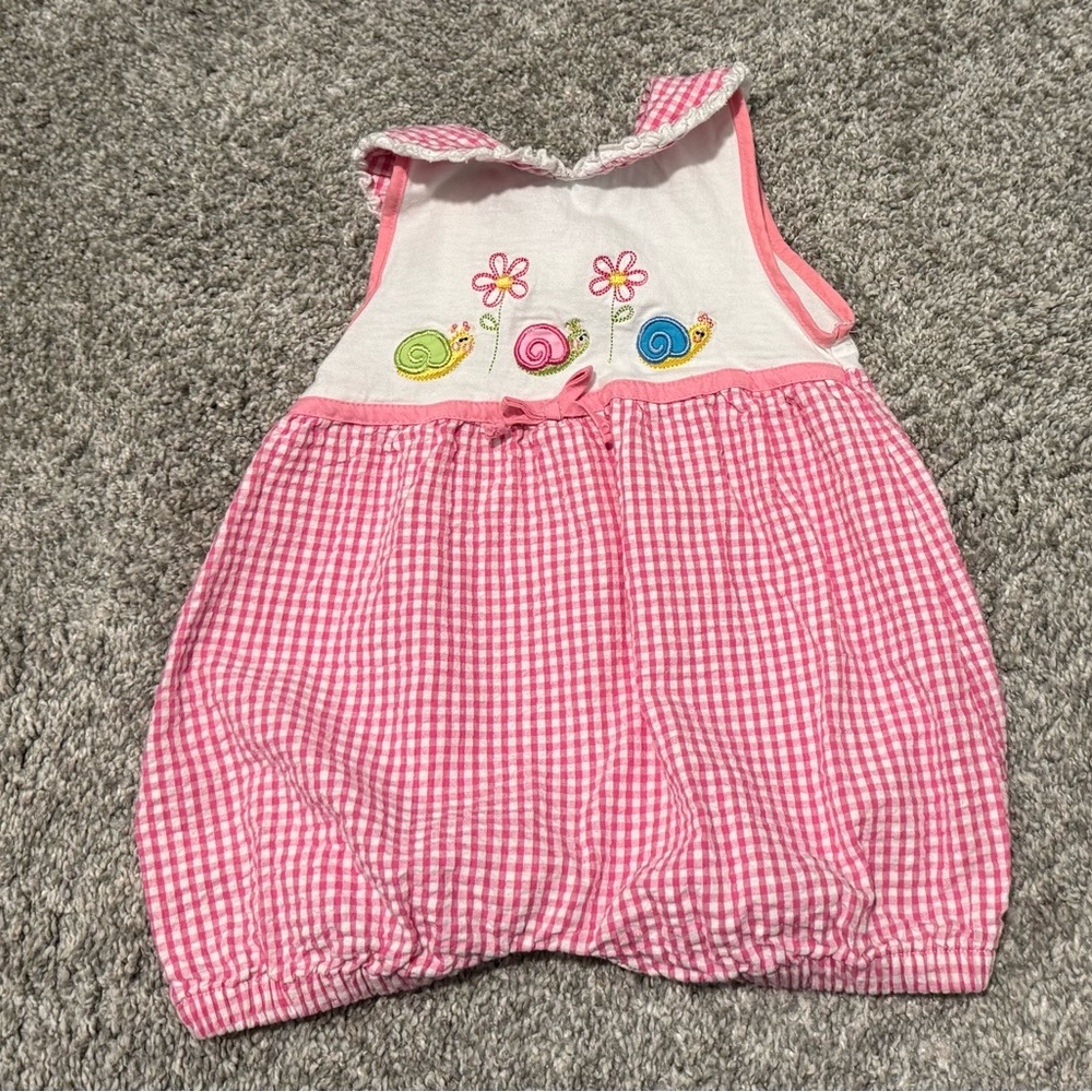 Who’s that Girl! Seersucker Pink White Snails romper 6 months 6m baby girl